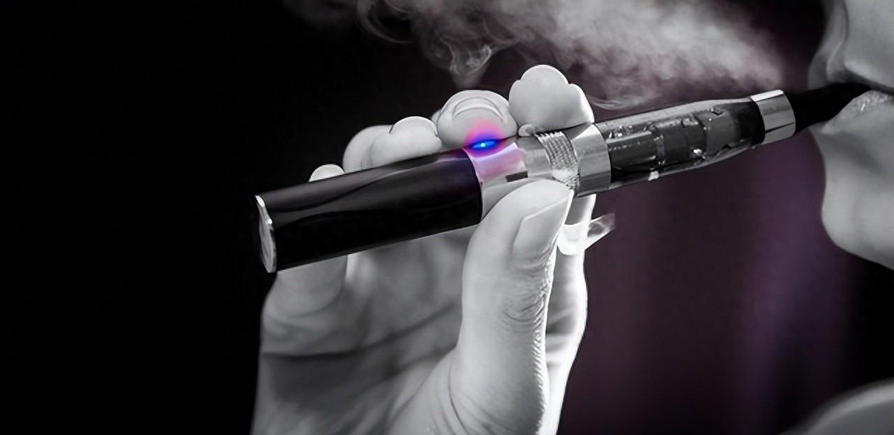 电子烟危害并不比香烟小!戒烟才是王道