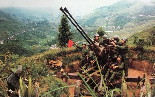 老山战役唯一被俘中国军官,被越南关押近6年,回国仅剩37公斤!