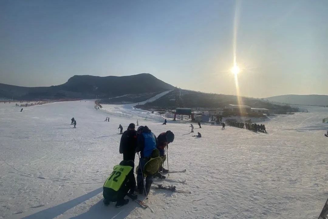 滦县滑雪图片