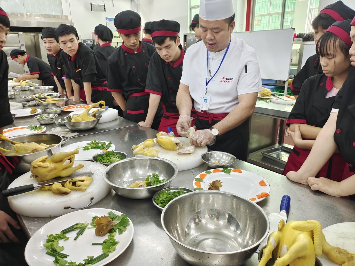 这五所厨师院校堪称中国厨师教育的天花板!