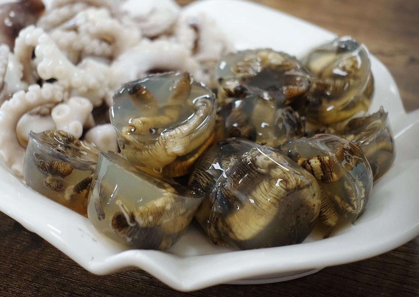 对游客来说,土笋冻这道闽南小吃,是厦门之旅最噩梦般的存在,而对部分