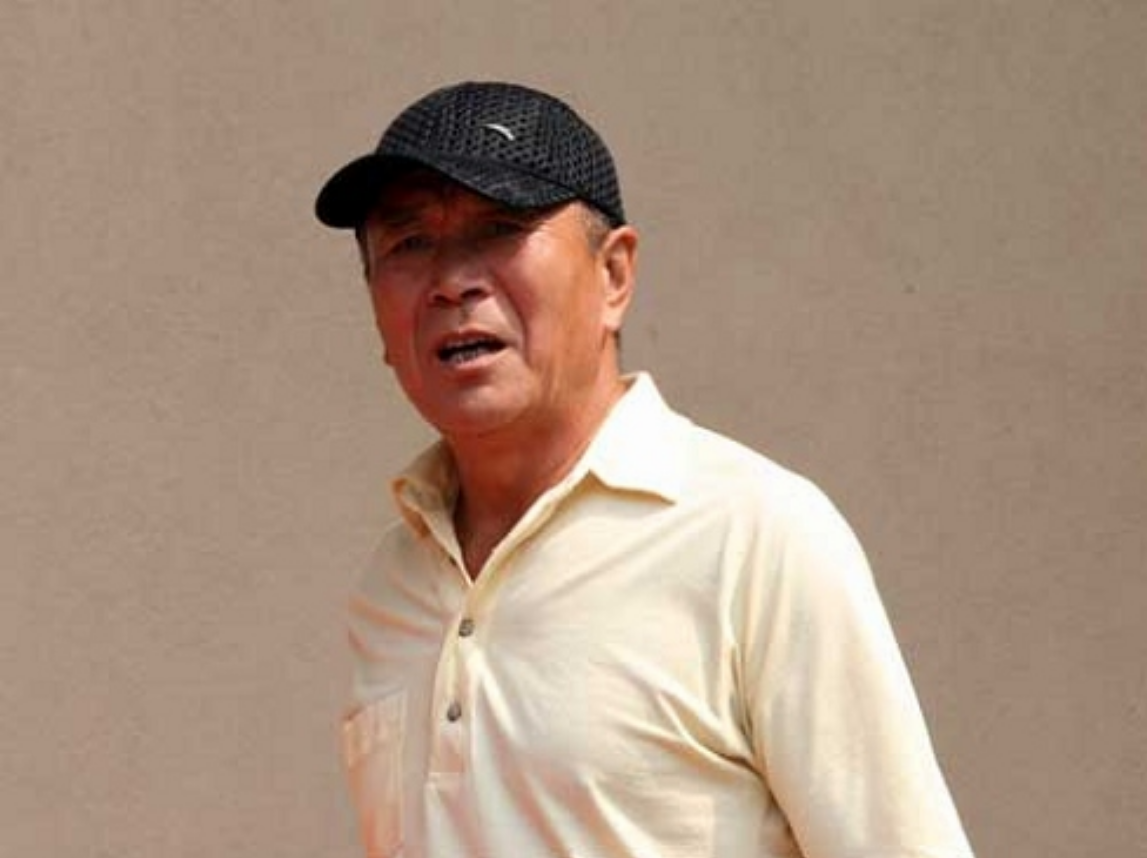 钱勇夫:曾被母亲卖掉又赎回,遭诬陷入狱,3次自杀,现状如何?