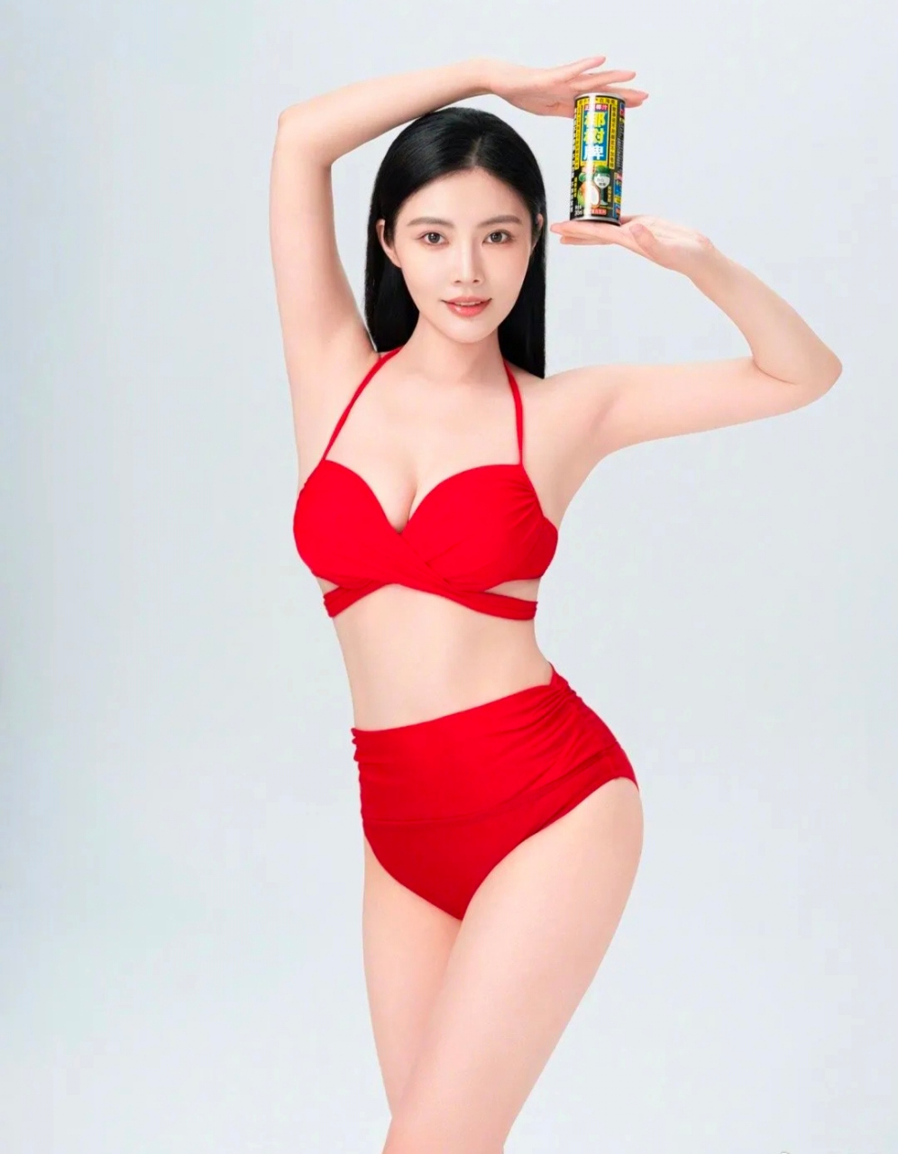 这不,一代版本一代神,冬冬大嫂出来拍泳装挂历了,至于她说的不用打码