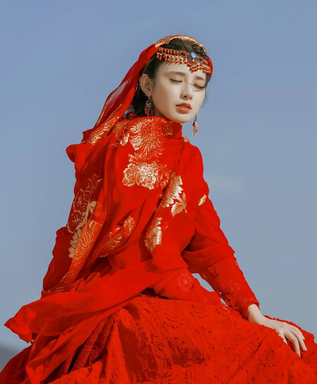 小枫  曲小枫一袭红衣美的突破了我的认知  虽然刚看就知道最后小枫会