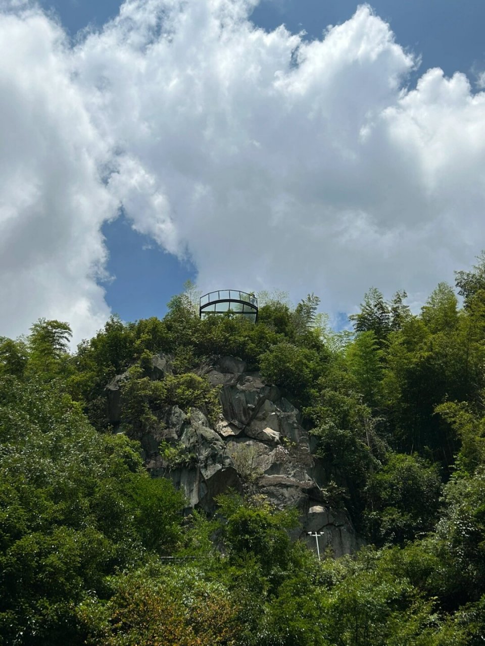 莫干山自驾游攻略  行程概览:  位于湖州市德清县的莫干山,距离上海