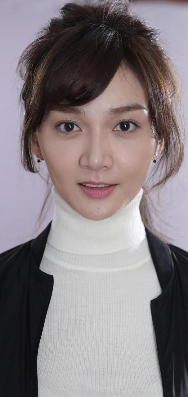 潘之琳:完美身材性感美脚,果然脚漂亮的人,都长得漂亮!