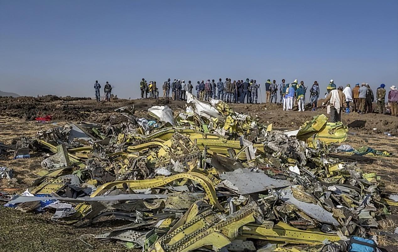 波音737max惊险事故!乘客手机被气流吸走,舱门掉落5千米高空