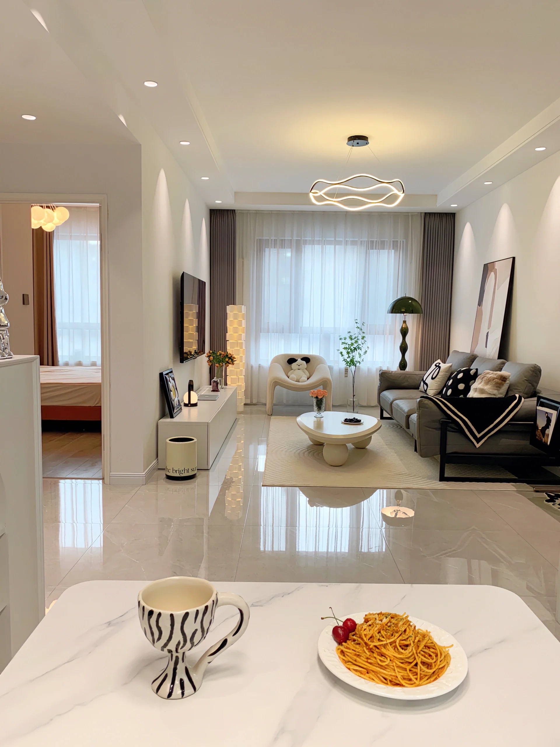 60平两室一厅,硬装简单真的太显大了!