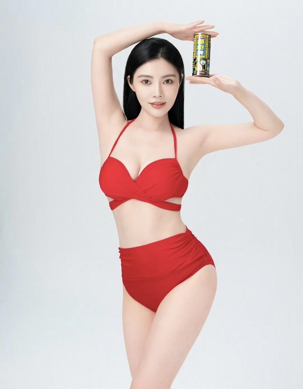 1月6日晚,演员徐冬冬在社交媒体发文回应"椰树泳装挂历争议":  "小