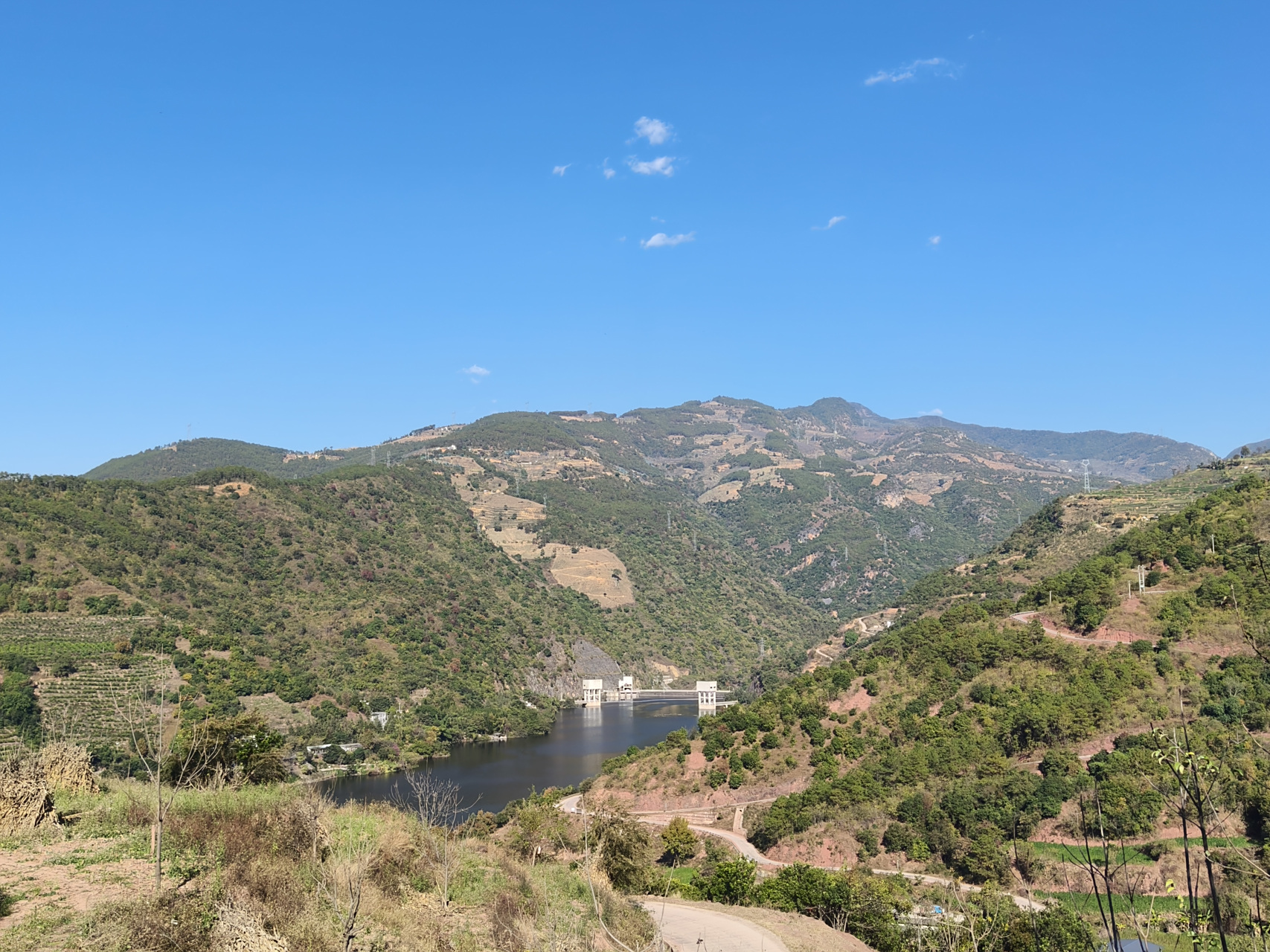 徐村水电站位于大理白族自治州漾濞县与巍山县交界的漾濞江上,是漾濞