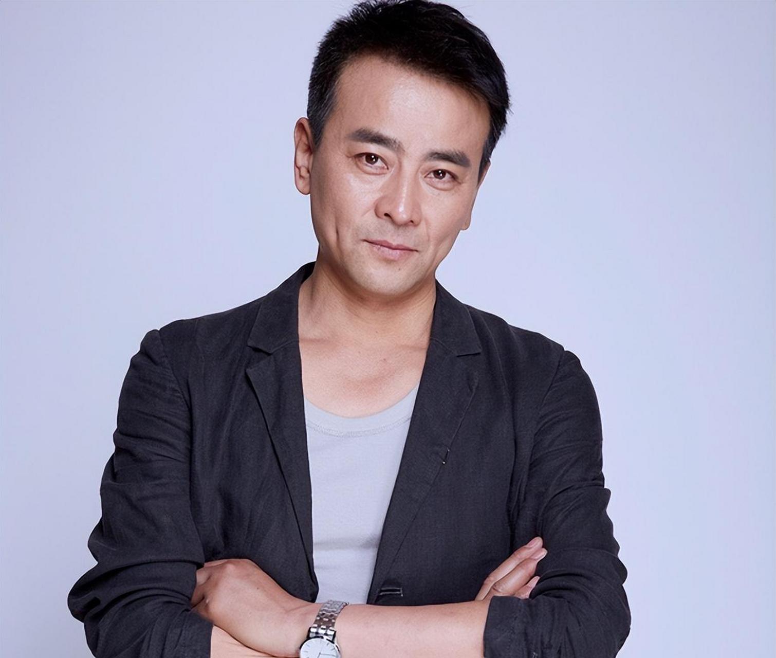 罗钢是一位实力派演员,拥有许多代表作品,在演艺界活跃多年.