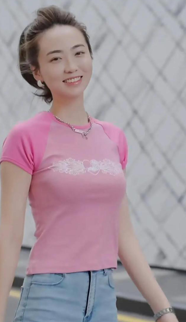 白珊珊这次选择不讨论报警后的进展,也不表达对歧视