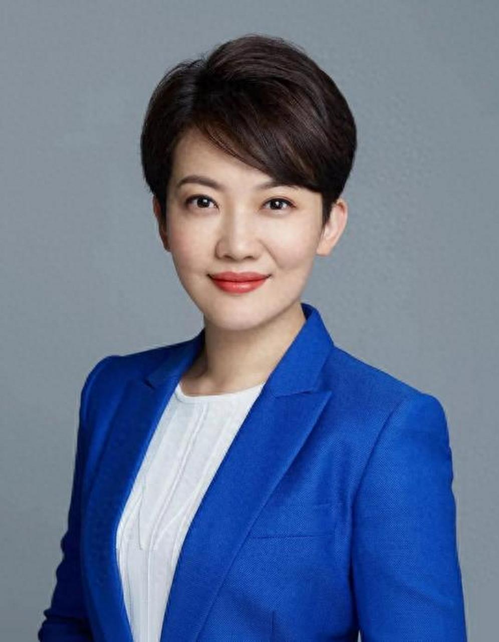 央视主持人王端端21年坚守岗位,多次参加主持选拔并最终成功.