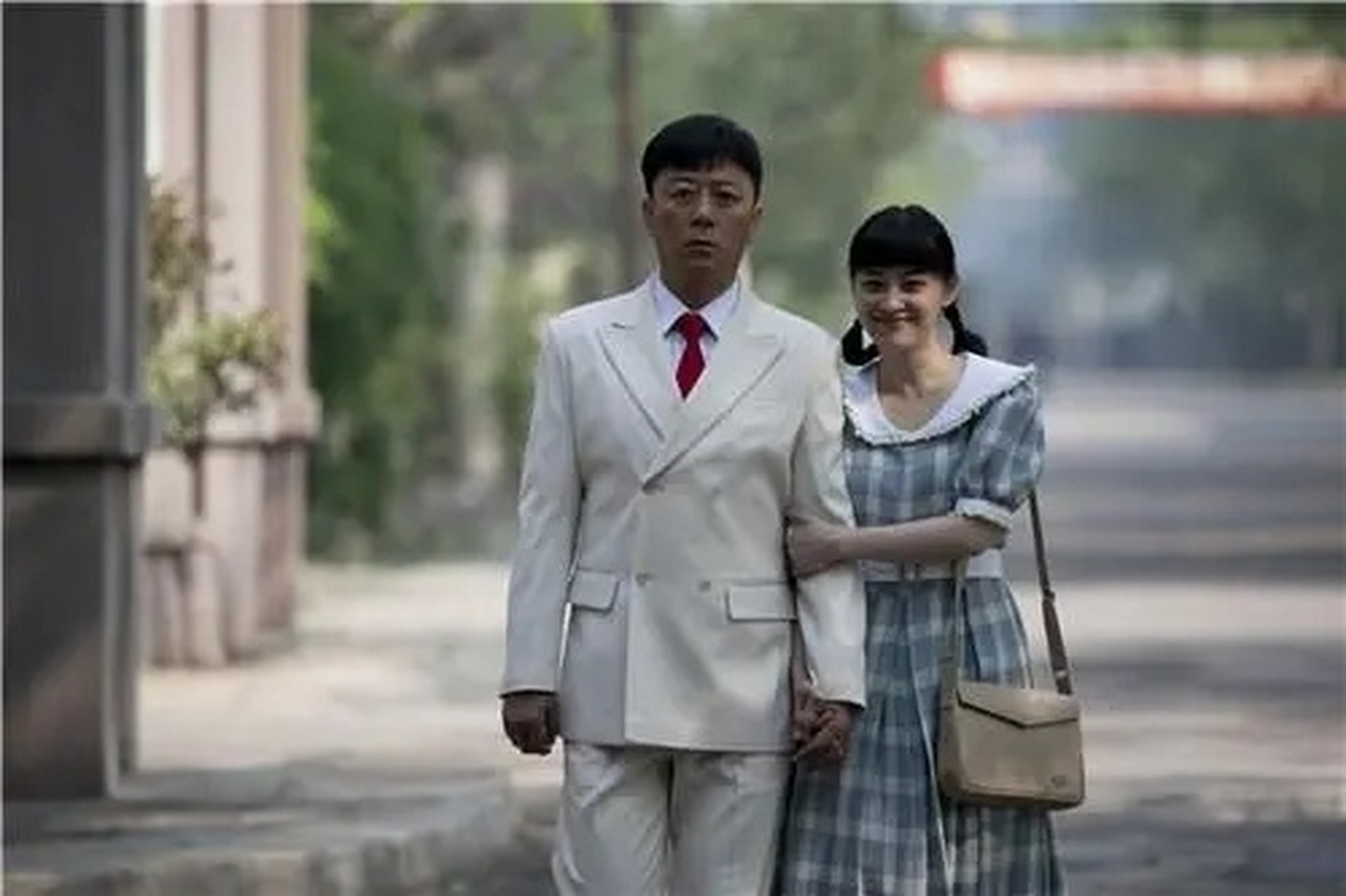 王翊菲因《父母爱情》一剧成名,活泼可爱性格受到剧组喜爱,展现出过人