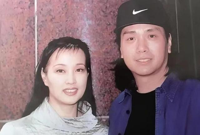 阿峰:和刘晓庆的两年婚姻令人难以忘怀,如今只想做一个好父亲!