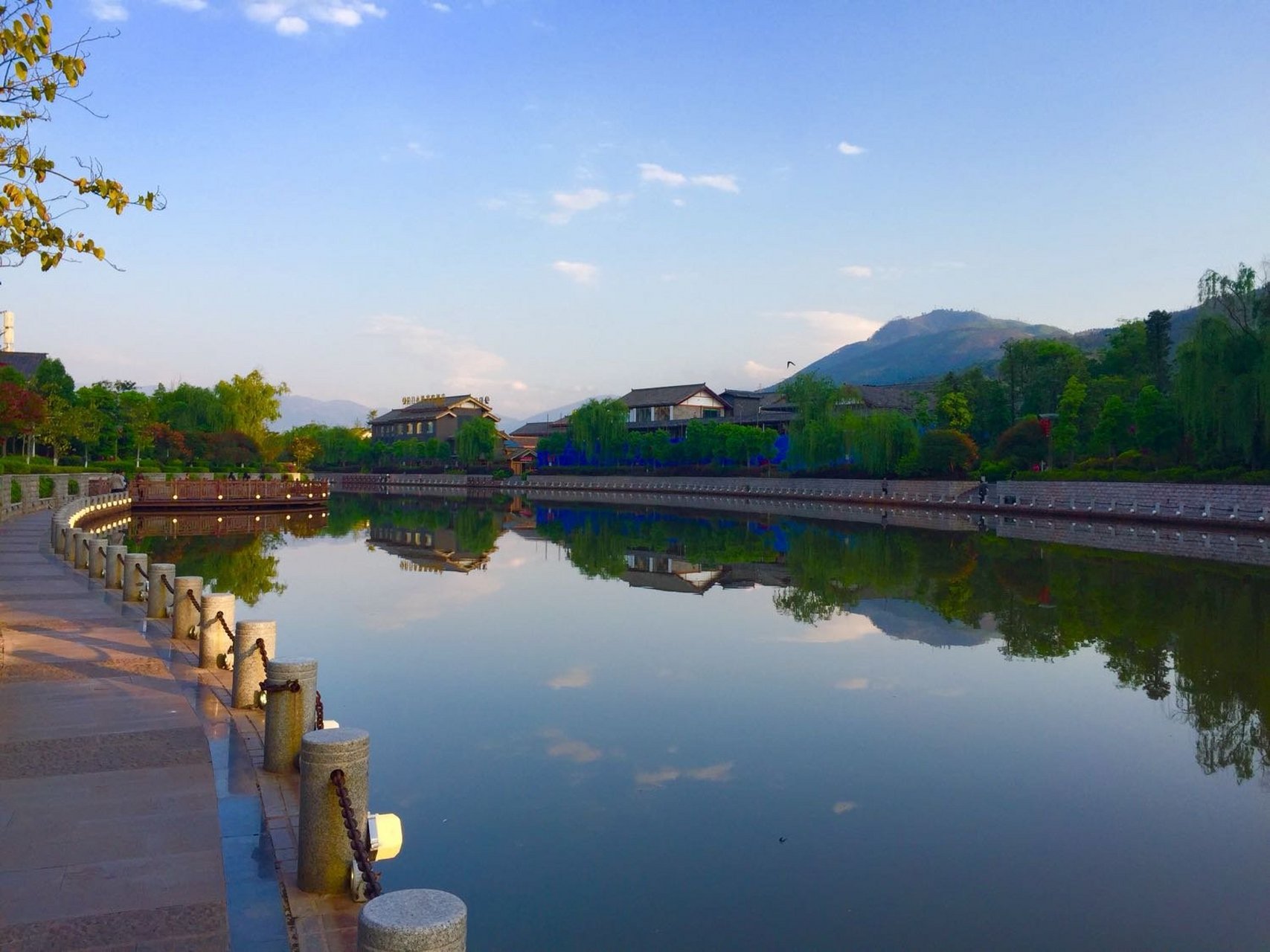 我的年度旅行记#西昌民族风情园:坐落在西昌城南海河开发新区,依山