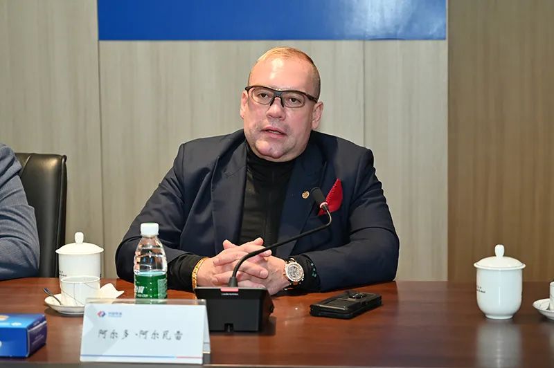 唐玉华会见萨尔瓦多驻华大使阿尔瓦雷斯