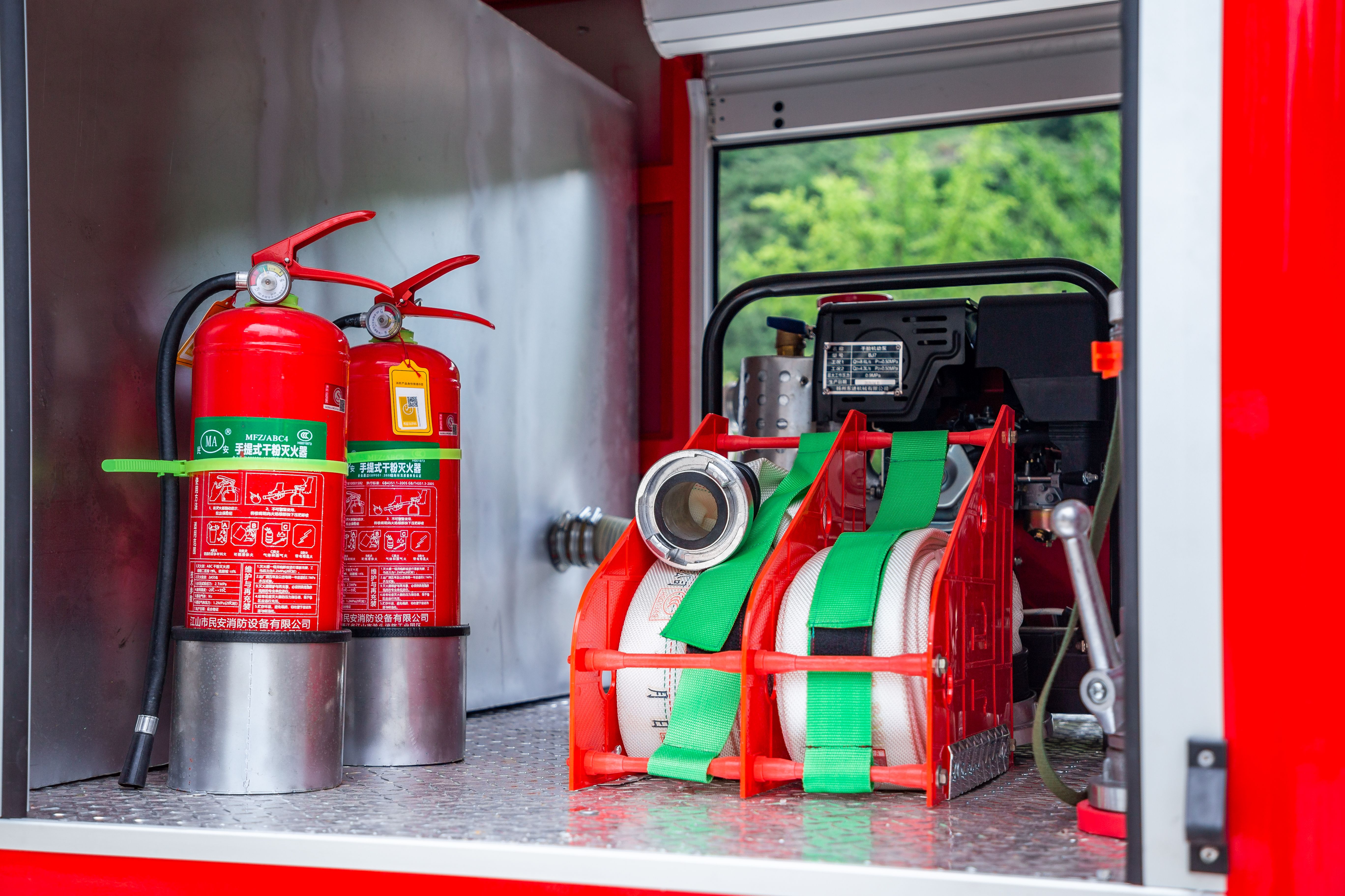 同时,它还可以与社区其他消防设施联动,形成完善的消防体系,更