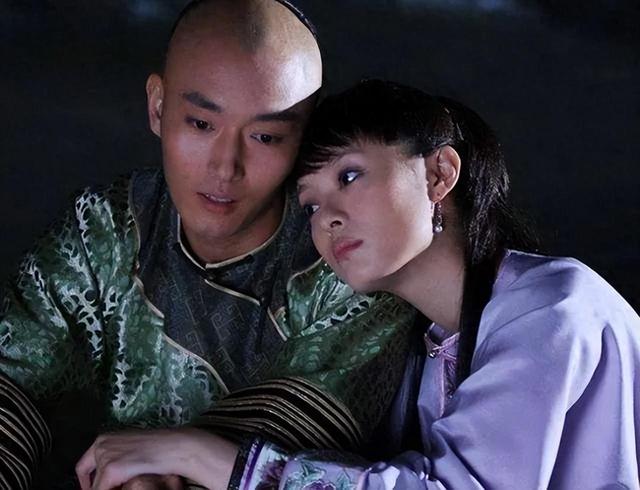 28岁的孙俪与李东学拍亲密戏,李东学换了个动作,孙俪大赞不已