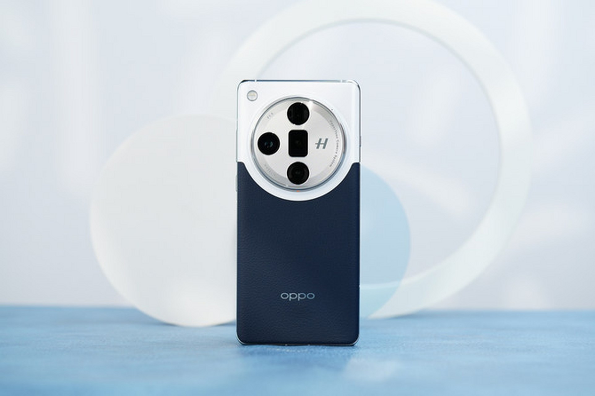 oppo推出findx7系列高端旗舰手机,搭载ai能力的大幅增强,包括端侧部署