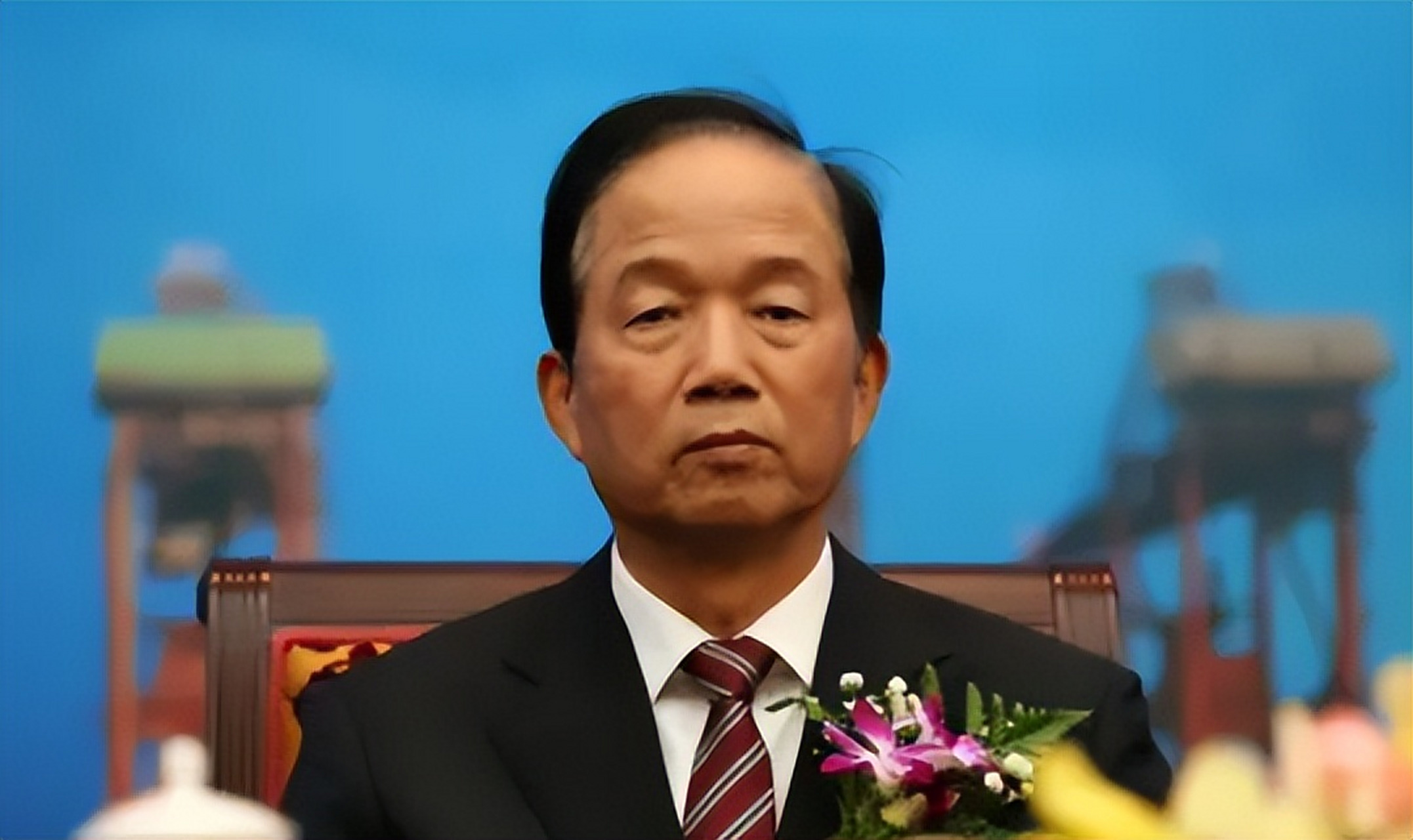 贾春旺从教师到国家安全部部长,公安部部长,最高检察院检察长,始终