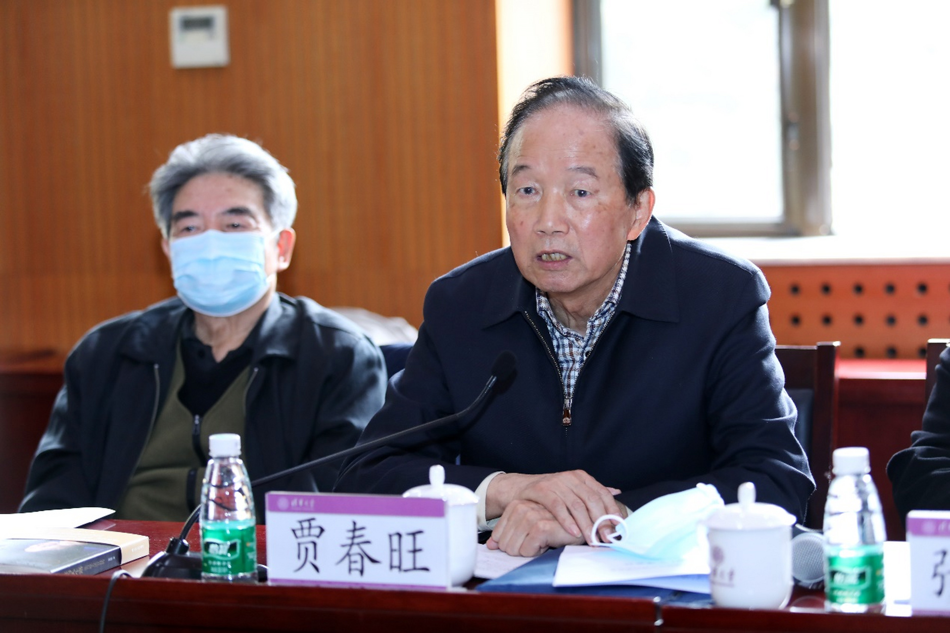 贾春旺从教师到国家安全部部长,公安部部长,最高检察院检察长,始终