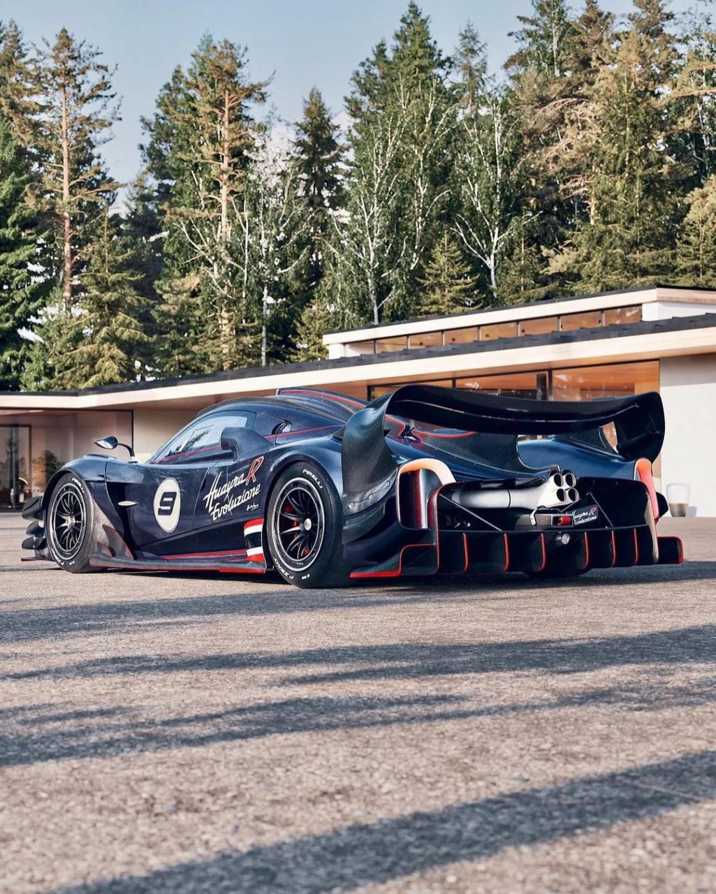 风神,帕加尼huayra r97 各位车友们,今天给大家带来一款神级跑车