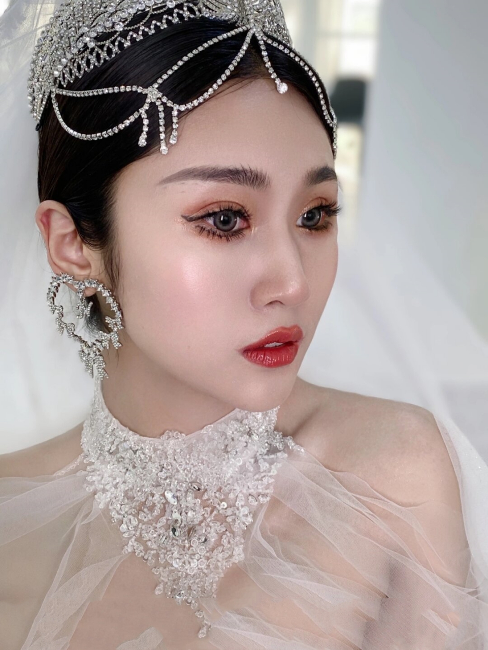 御姐型的新娘很适合轻泰式新娘妆  御姐型的新娘确实很适合轻泰式新娘