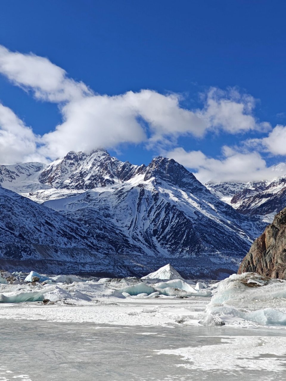 在西藏波密地区较低海拔处,我度过了一个异常香甜的夜晚,这是进藏