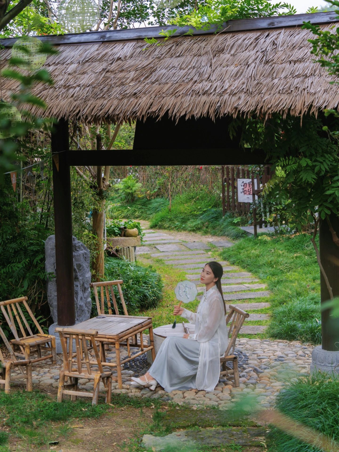 隐在群山云雾缭绕 唐风宋建瑶池仙境 真的美的像仙境♀ 	 如果你