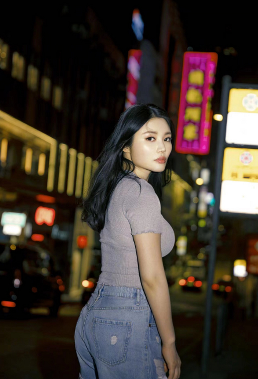 徐冬冬因出演电视剧《余罪》中的毒贩头目秘书"大嫂沈嘉文"而一举成名