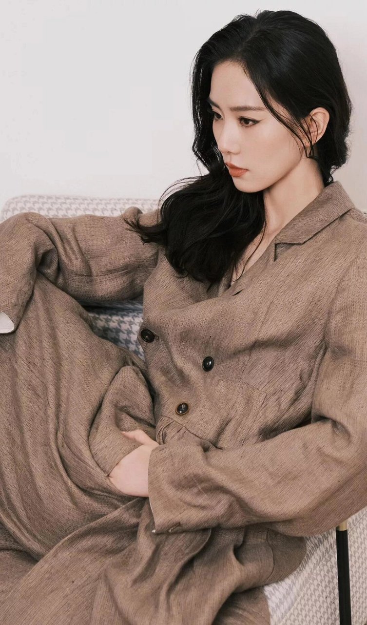 高贵典雅的刘诗诗  当追逐成为一种信仰,我们的青春就像点燃了一支