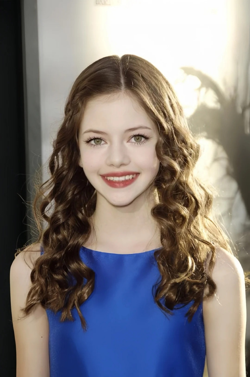 暮光之城 贝拉女儿好美啊 麦肯基·弗依(mackenzie foy)出生于2000年