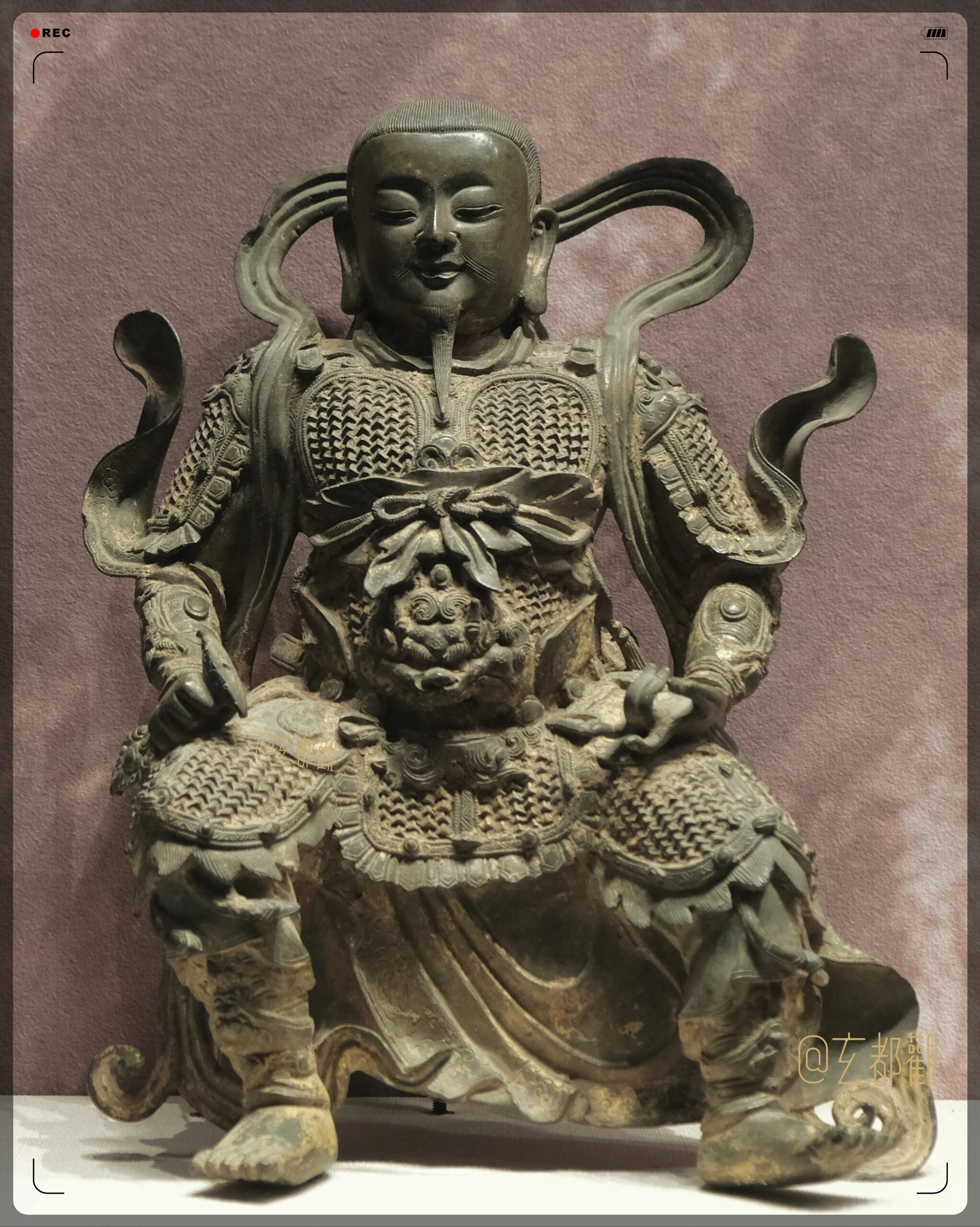 明铜鎏金真武大帝坐像