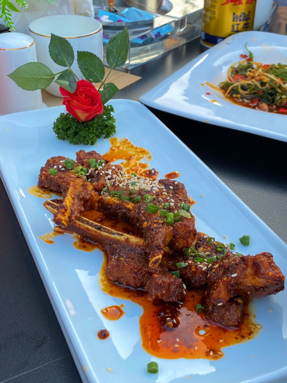 中国云南蒙自南湖荟 拈花餐厅  上周,我与久违的父母共度了一个温馨的