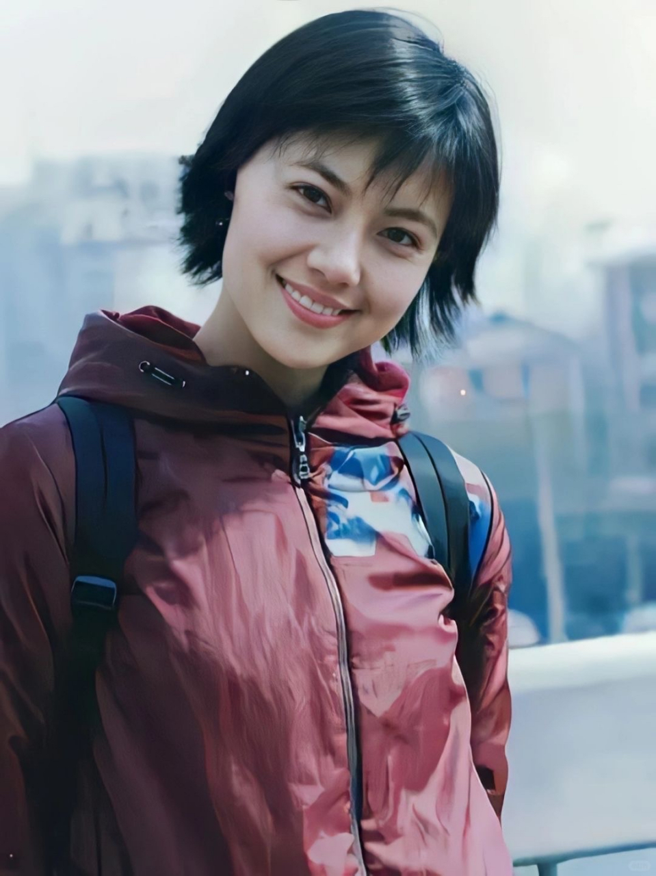 哈哈,就是我们的女神高圆圆啦.