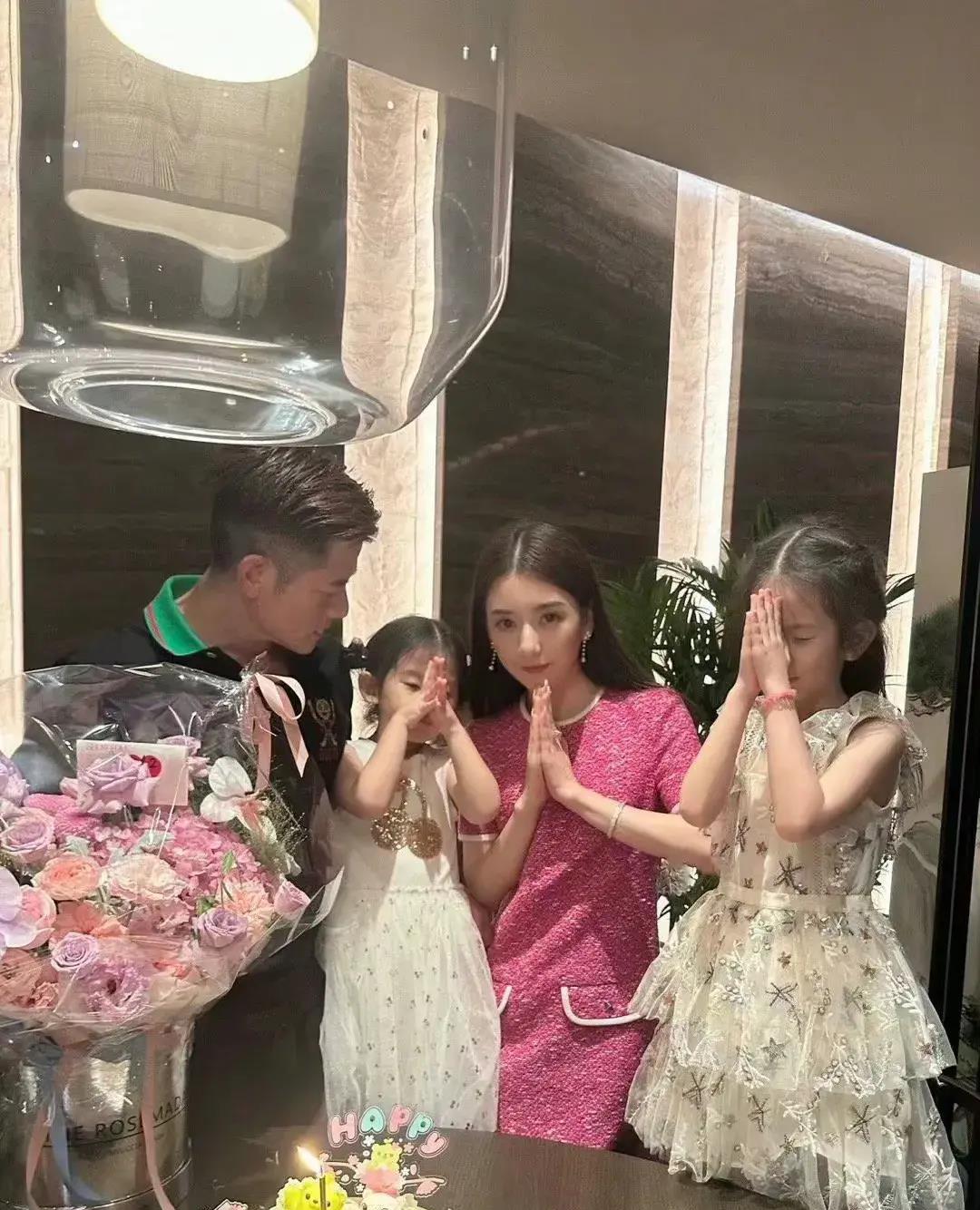 潘玮柏携妻子出席晚宴,带她进入程晓玥的名媛圈,同场方媛显孤单