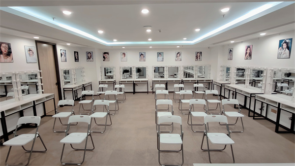 西安金善化妆学校联系方式?