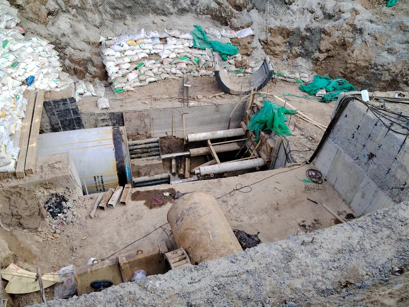 山东济南顶管,水泥管顶进施工队伍