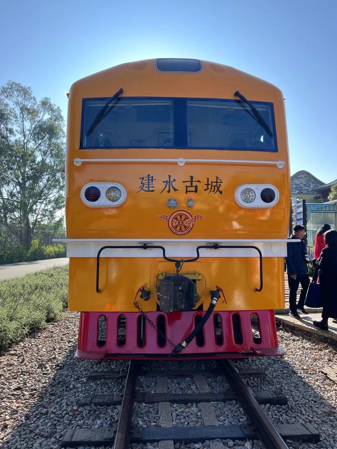 建水小火车是云南第一条在米轨铁路基础上建成的保存较完好且尚在