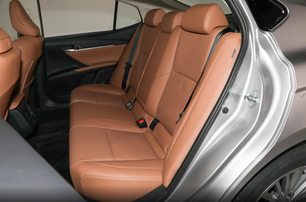 2024款凯美瑞正式亮相!外观似皇冠,增加2.4t混动,德系双雄眼红