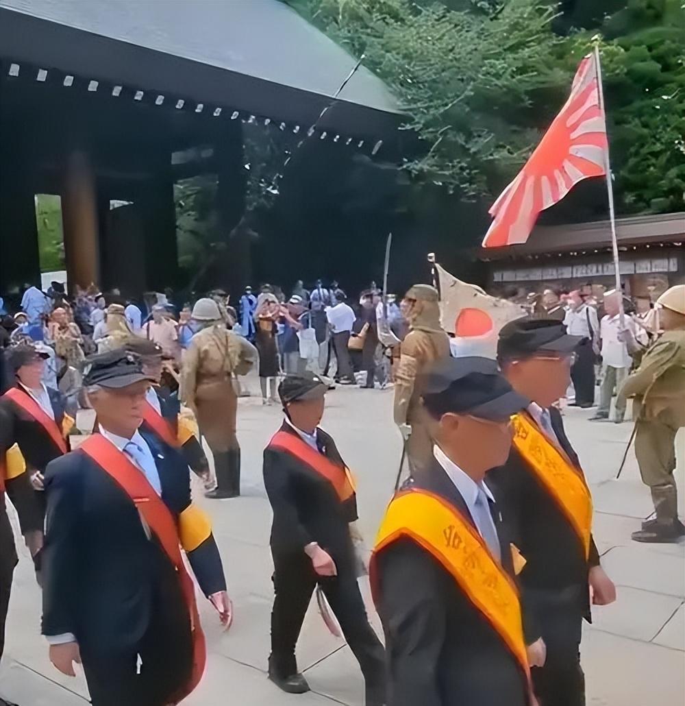 羽生结弦参拜靖国神社图片