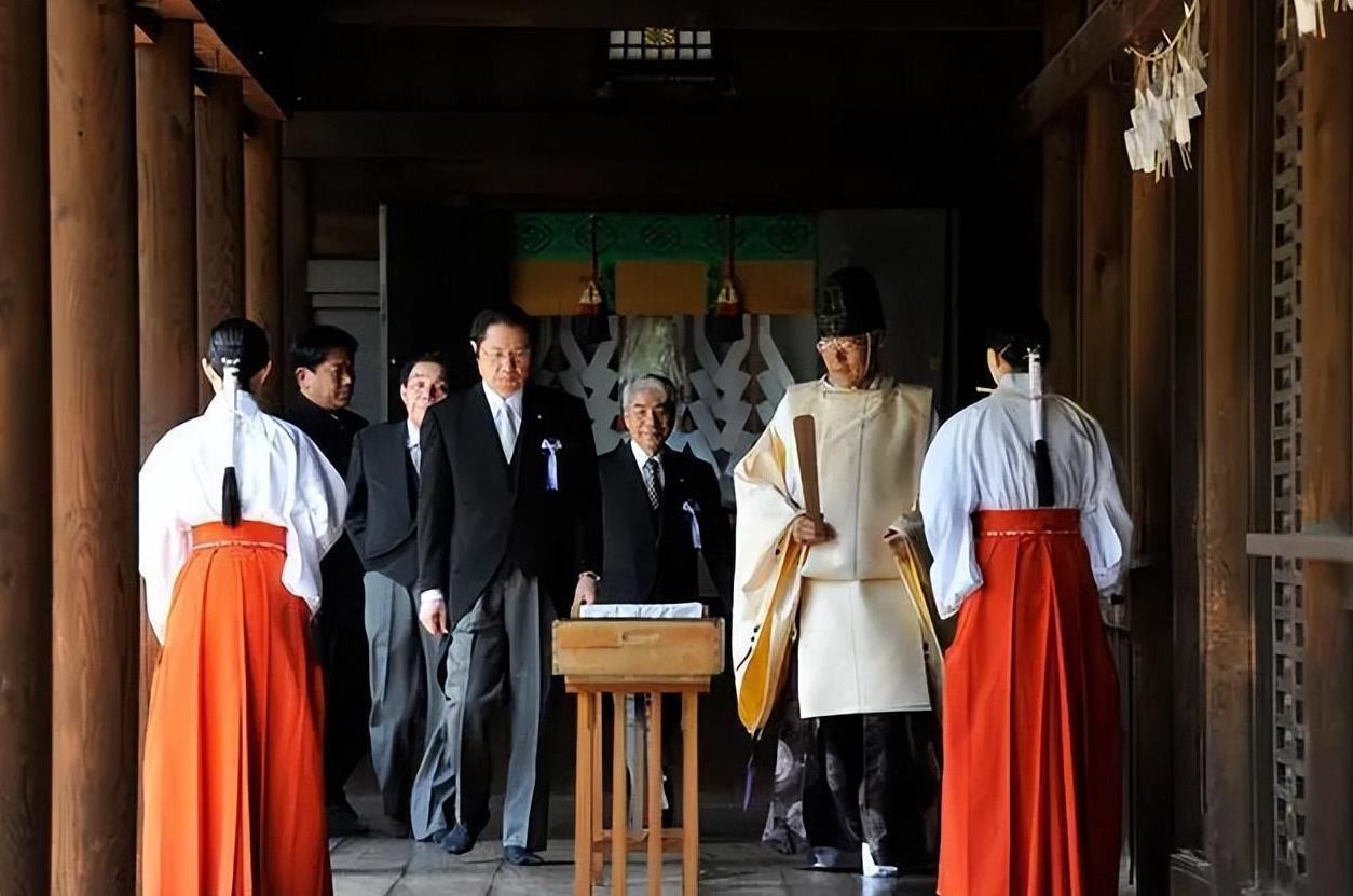 刘强靖国神社图片