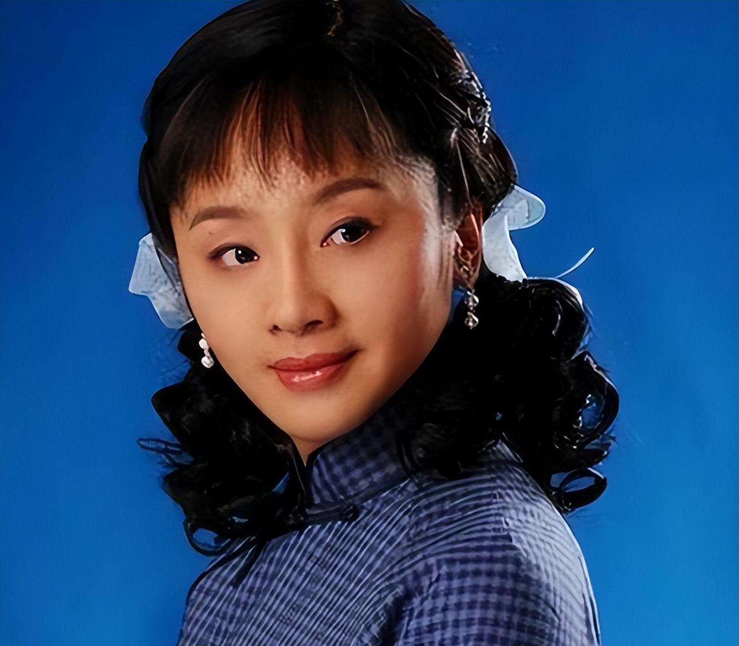 但离婚后她重新出发,获得制片人桂冠——「十佳电视剧出品人们」.