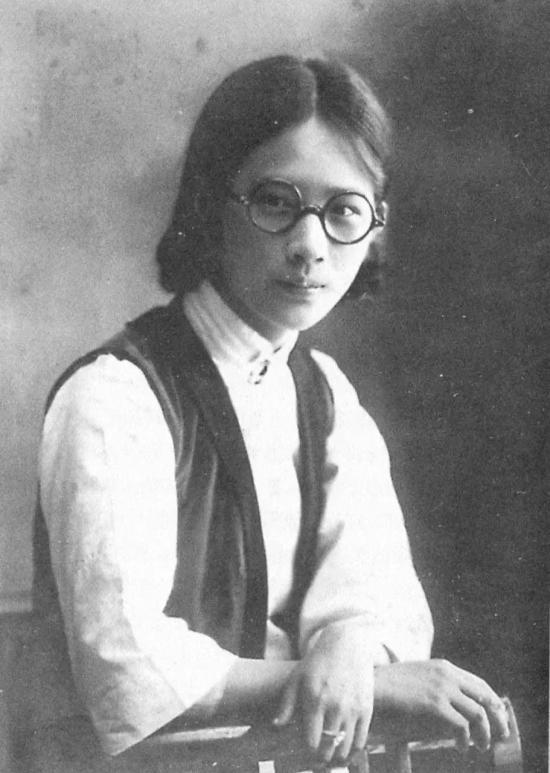 张允和:医生诊断活不过50岁,她坚持"三不"原则,成功活到93岁