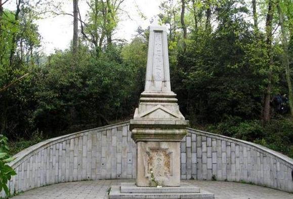 被红军活捉的张辉瓒,三位部下成将军,三名子女解放后功成名就