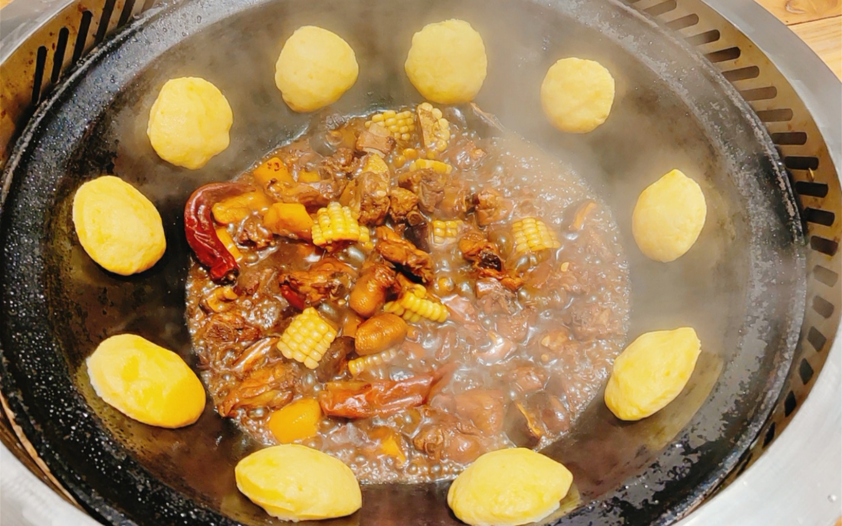 南方小土豆的哈尔滨终极口福:铁锅炖