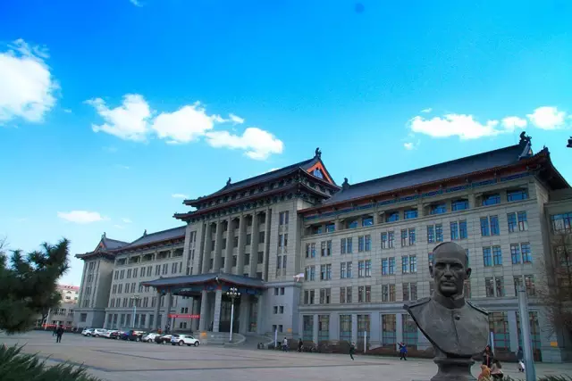 左权女儿政审不合格,进不了哈军工,陈赓却说:这个学生我要定了