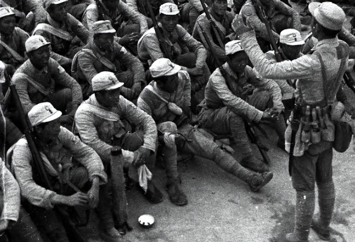 其友邻385旅同样也是出身四方面军,战力伯仲之间.