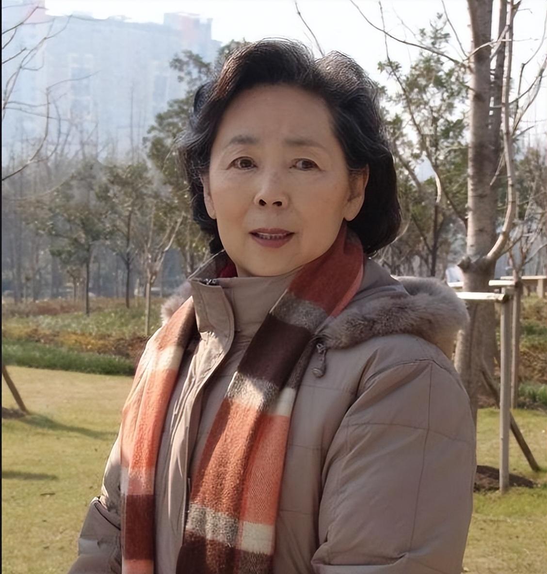 王文清(田方饰)《英雄儿女》中的政委,角色形象坚毅沉着,温厚淳朴.